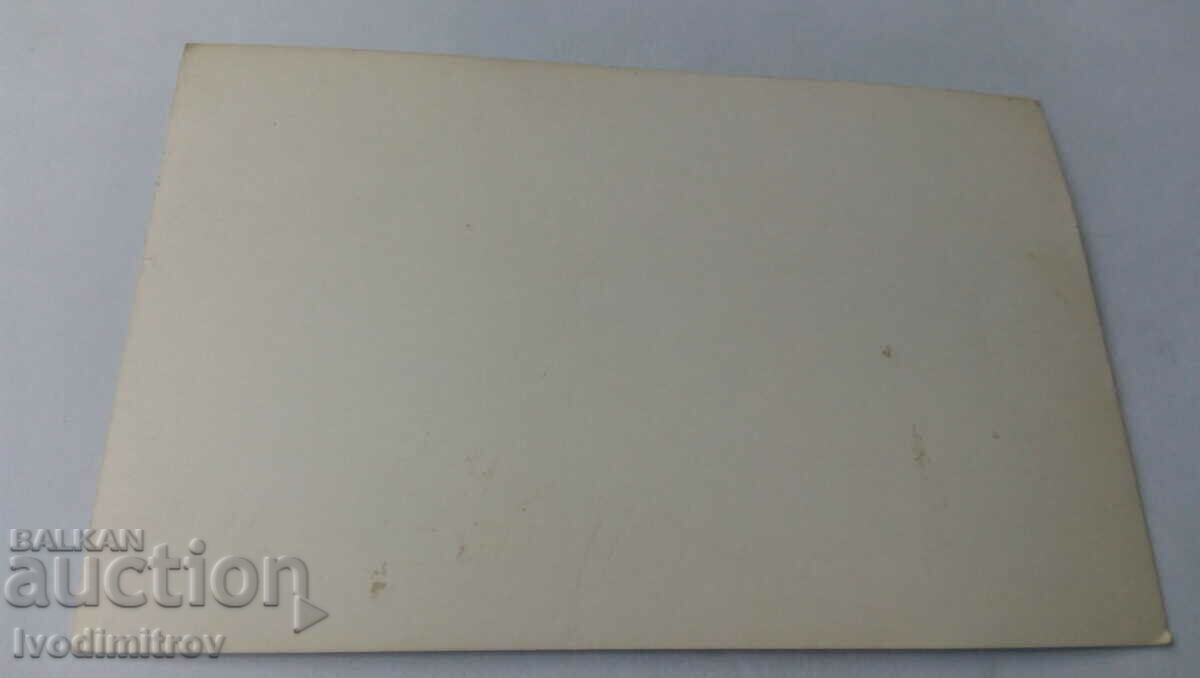 Φωτογραφία Νεολαία στην παραλία με τιμή 1.75 BGN | € 0.89 Φωτογραφία Νεολαία στην παραλία με τιμή 1.75 BGN | € 0.89