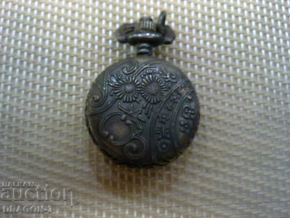 Auction  POCKET QUARTZ