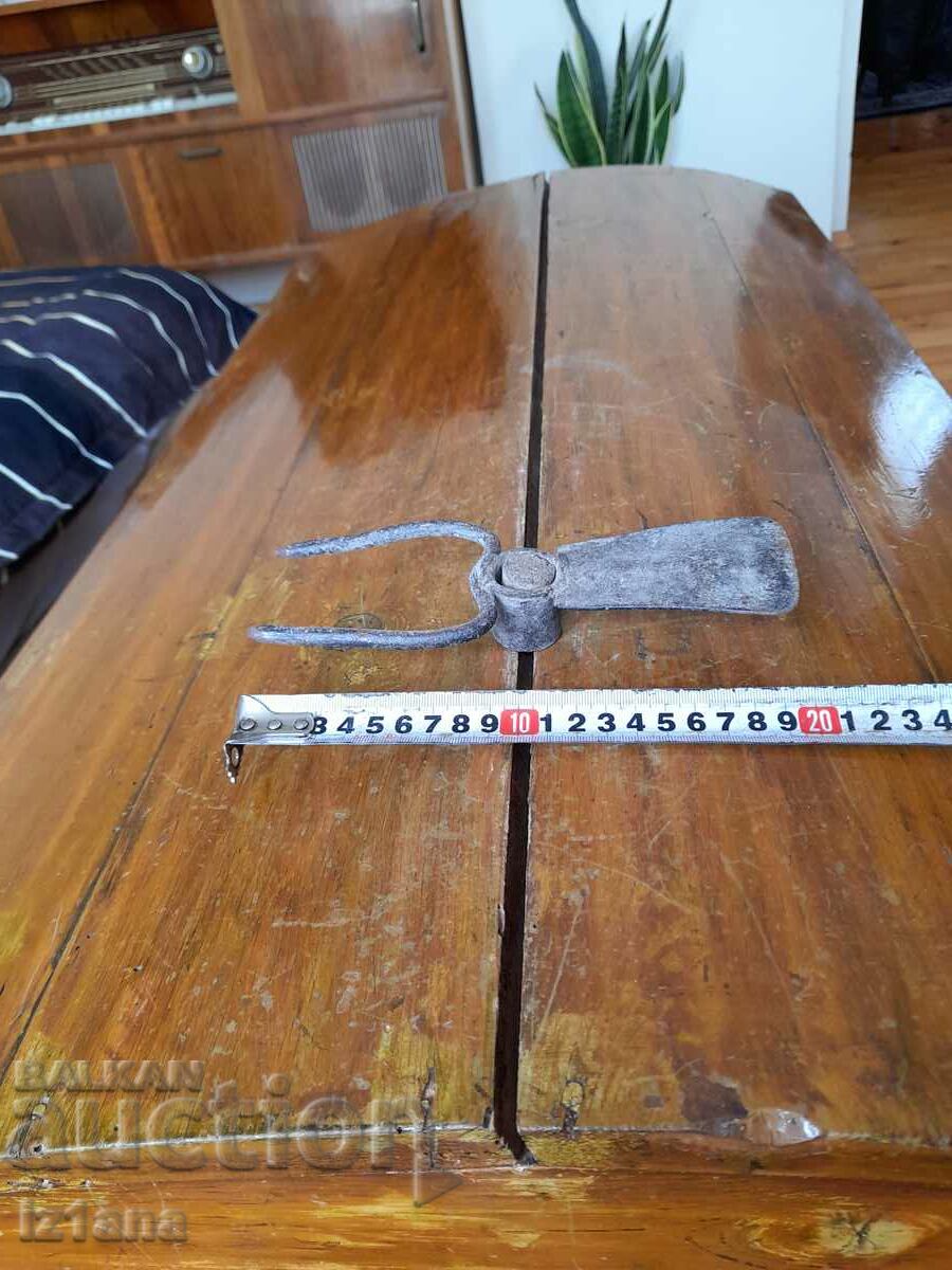 Ancient pick, motif, prawn with price 20.00 BGN | € 10.23 Ancient pick, motif, prawn with price 20.00 BGN | € 10.23