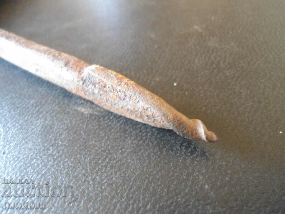 Старо свредло, маткап, дръжка от рог с цена 5.00 лв. | € 2.56 Старо свредло, маткап, дръжка от рог с цена 5.00 лв. | € 2.56