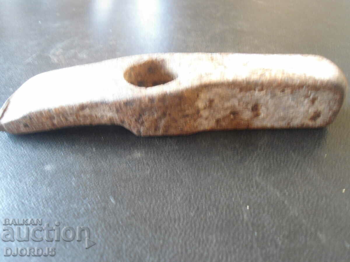 Delivery of An old hammer Delivery of An old hammer