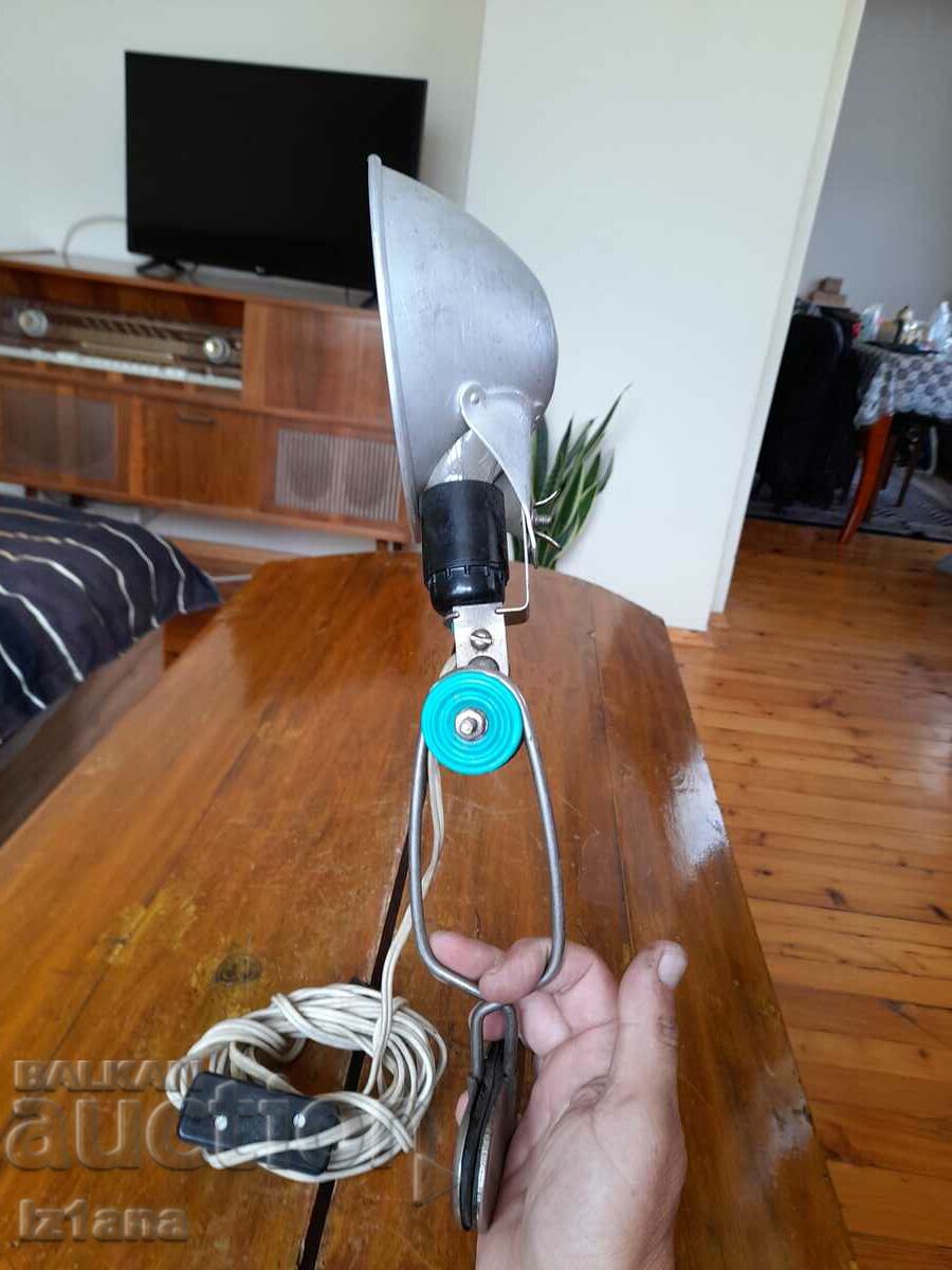 Auction  An old desk lamp