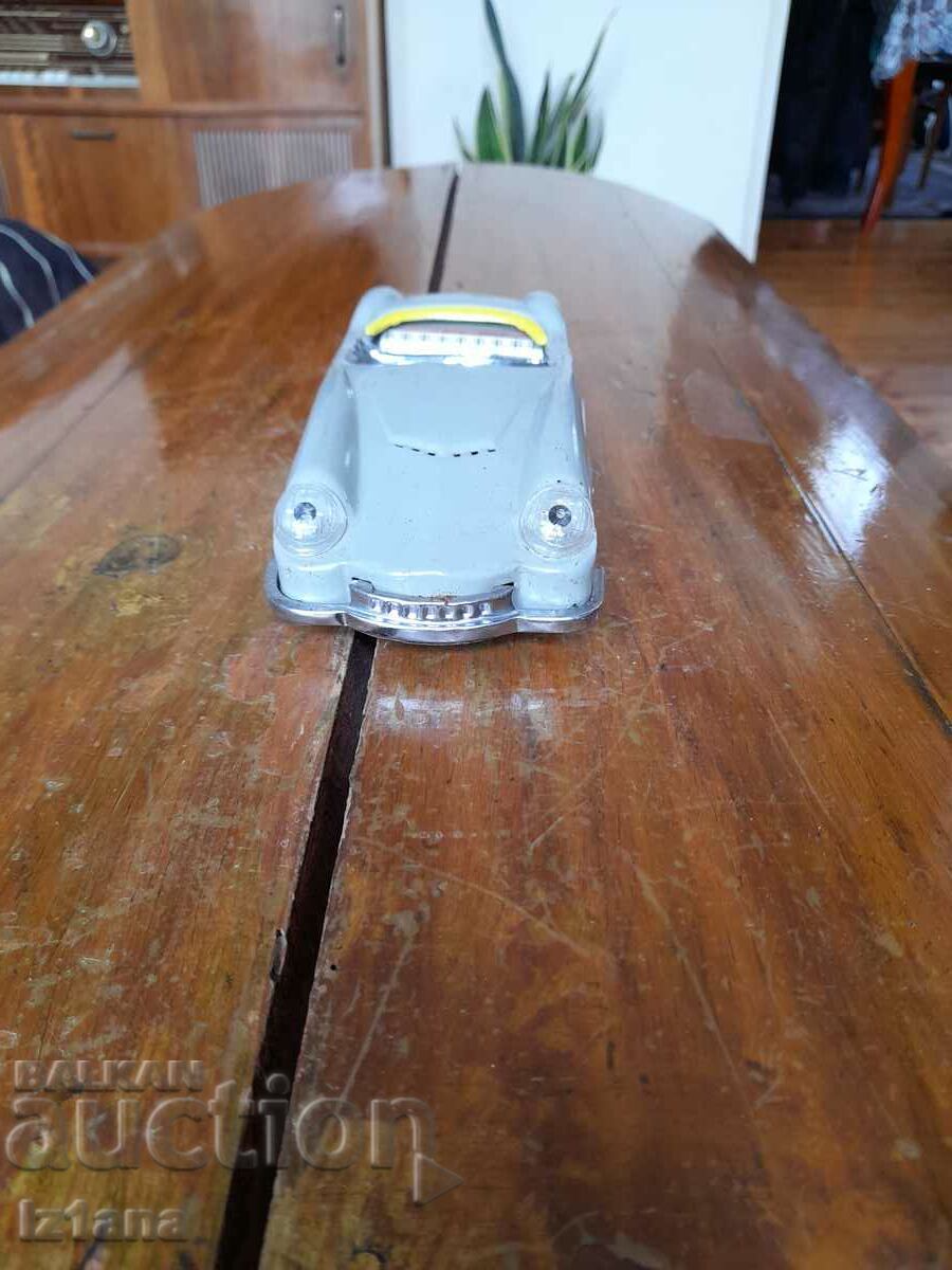 Παλιό αυτοκίνητο, τρόλεϊ με τιμή 10.00 BGN | € 5.11 Παλιό αυτοκίνητο, τρόλεϊ με τιμή 10.00 BGN | € 5.11