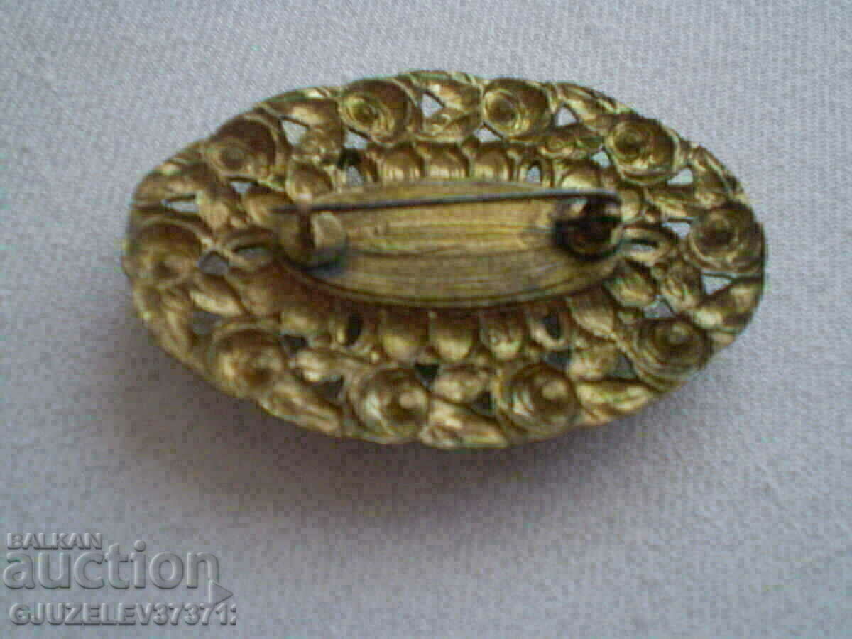 Auction Ancient aristocratic brooch Auction Ancient aristocratic brooch