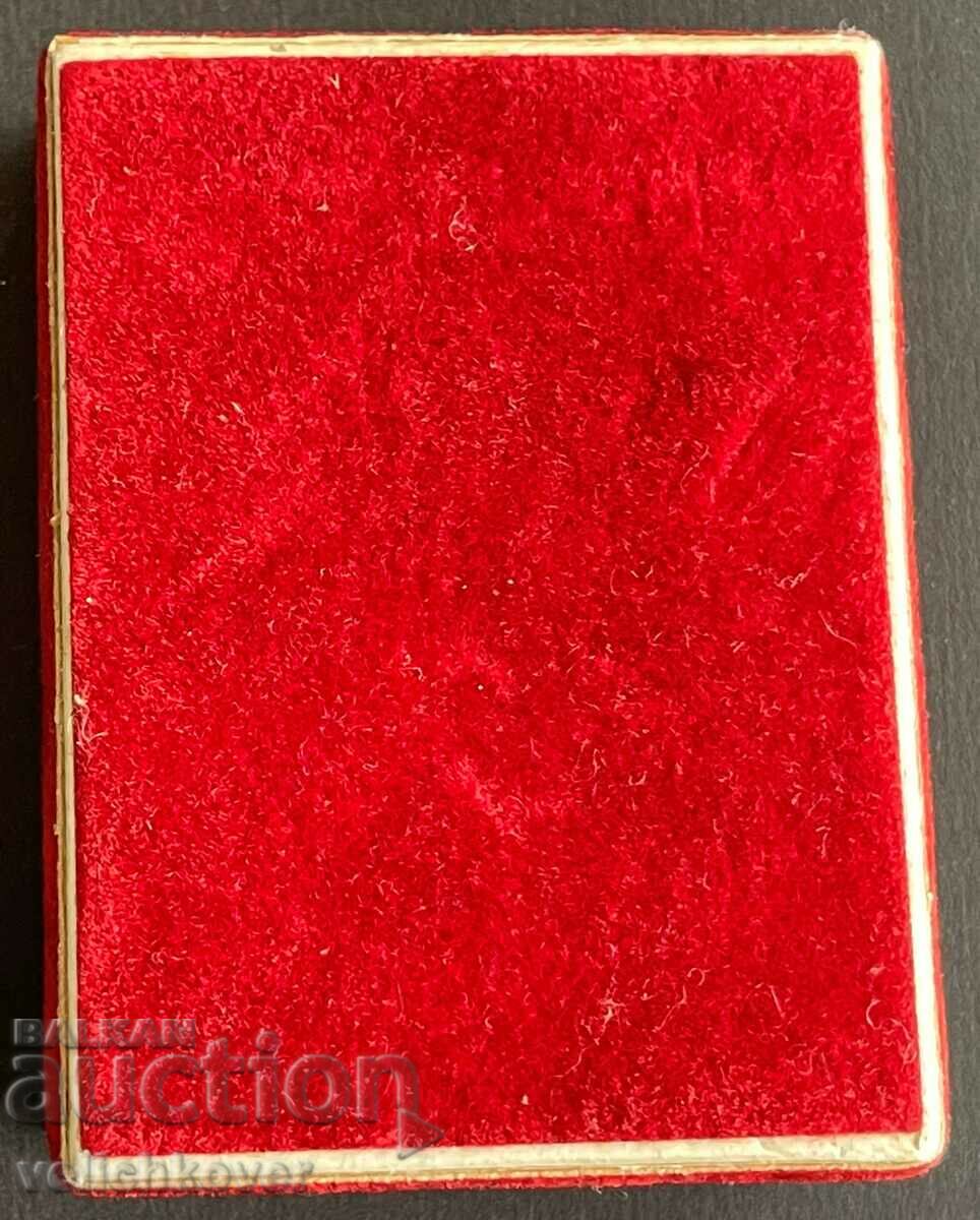 Delivery of 32563 USSR luxury sign Kremlin Moscow enamel with box Delivery of 32563 USSR luxury sign Kremlin Moscow enamel with box