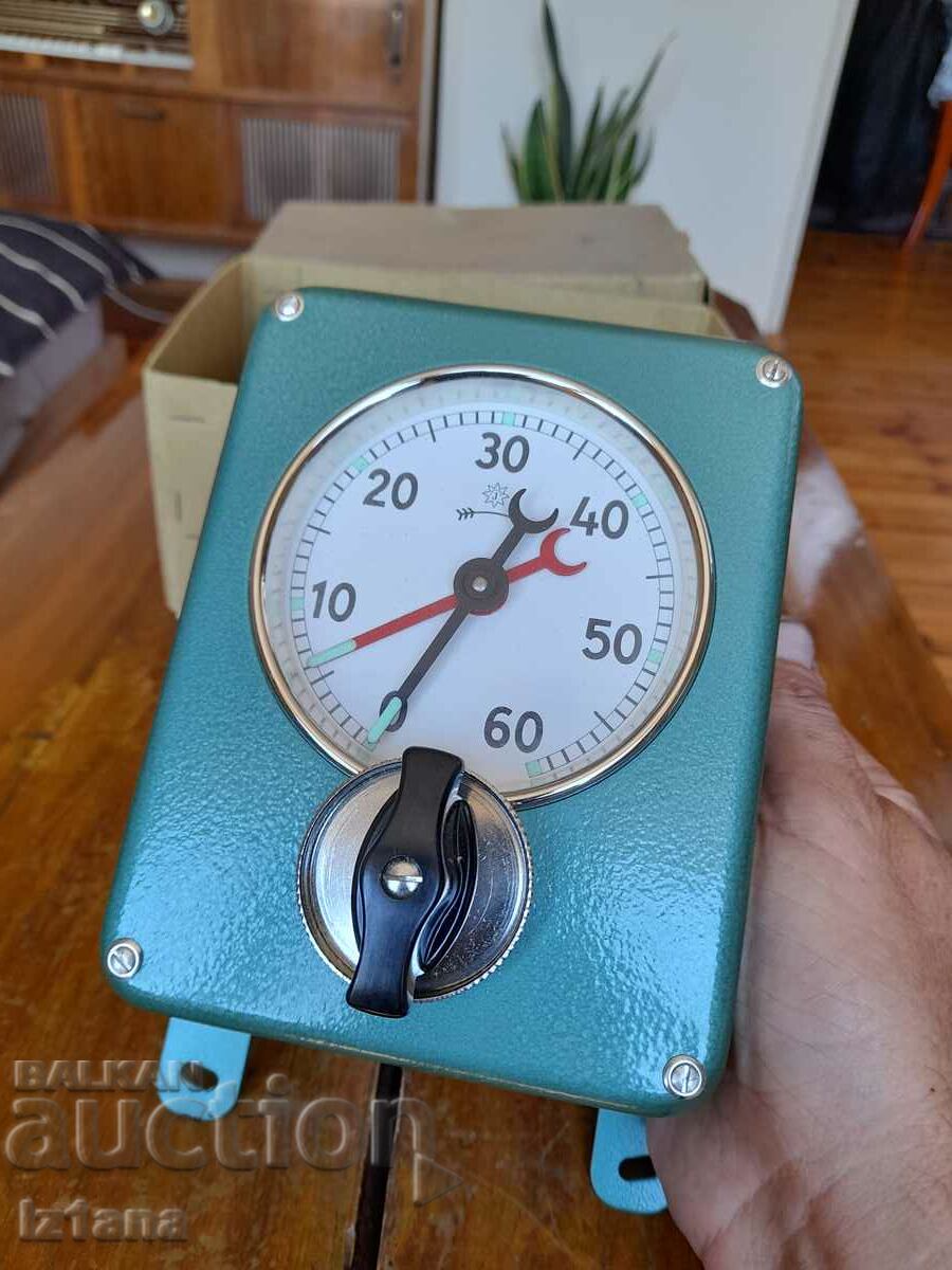 Auction Old kitchen timer Auction Old kitchen timer