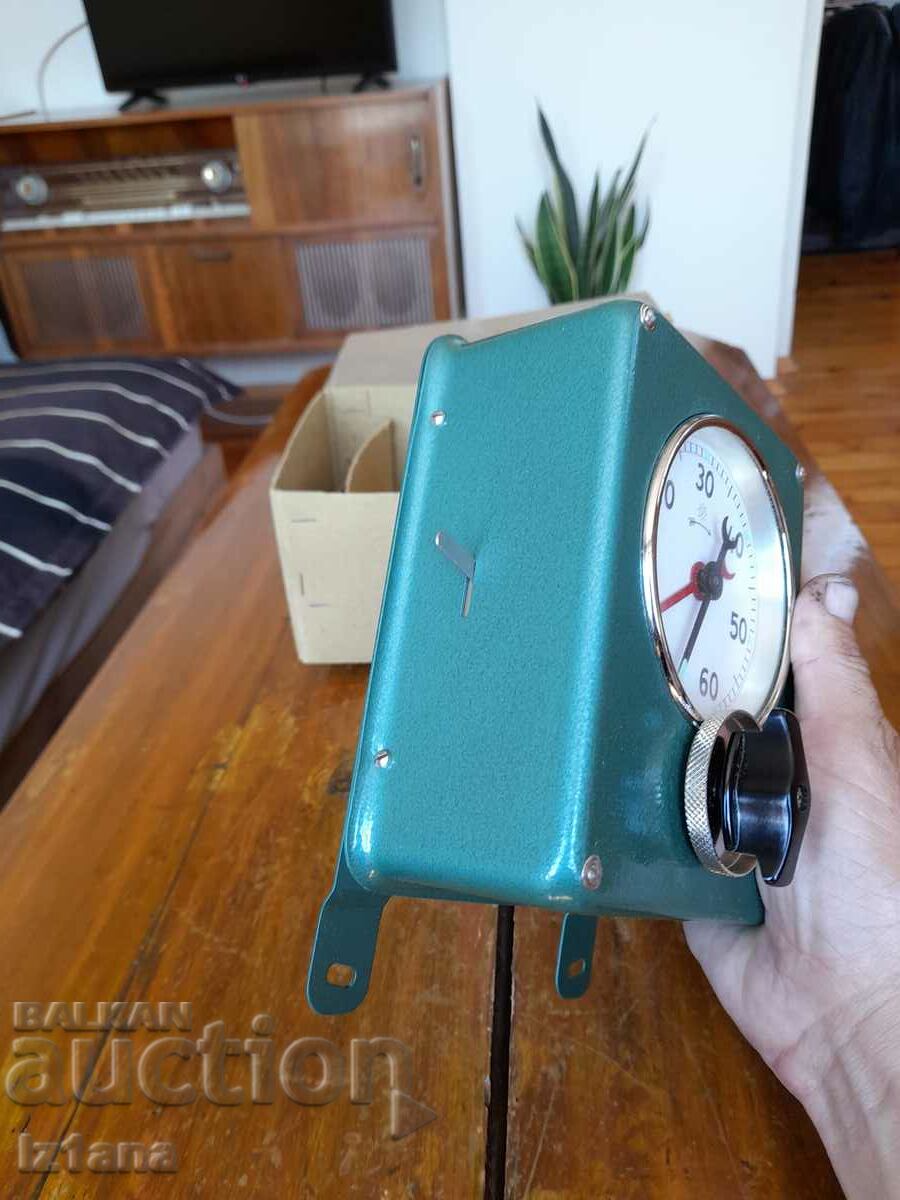 Delivery of Old kitchen timer Delivery of Old kitchen timer