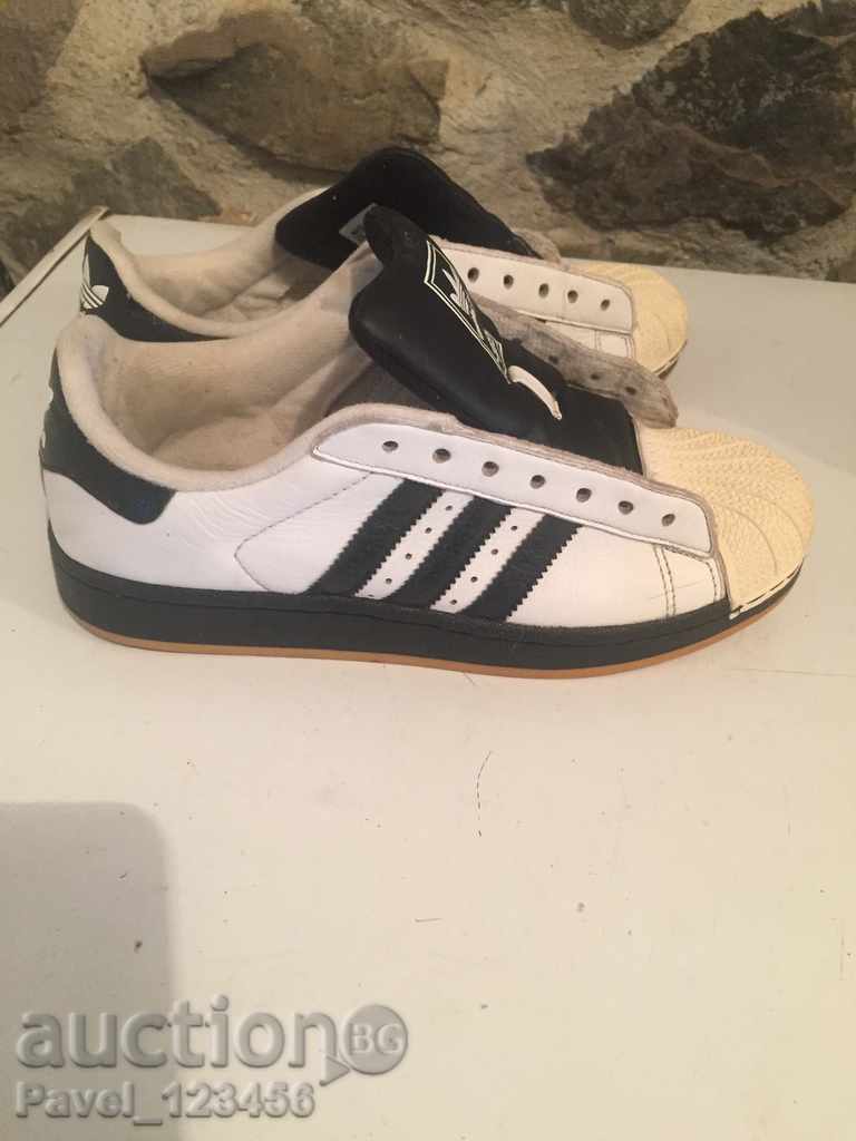 Pantofi sport originali cu preț € 1.00 | 1.96 BGN