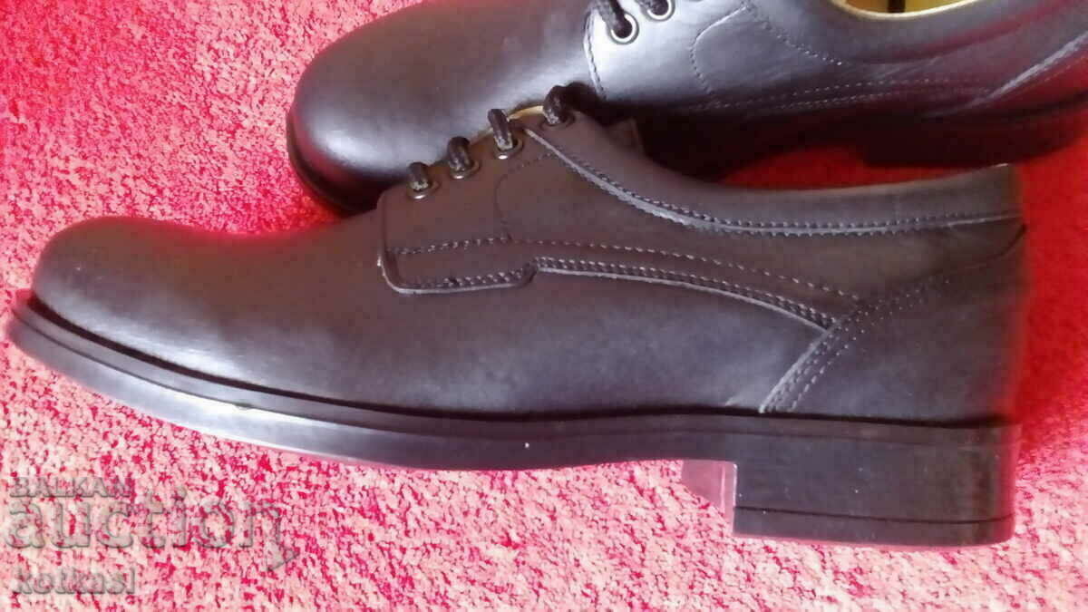 Delivery of New Men's leather shoes number 43 CAVALIER Delivery of New Men's leather shoes number 43 CAVALIER