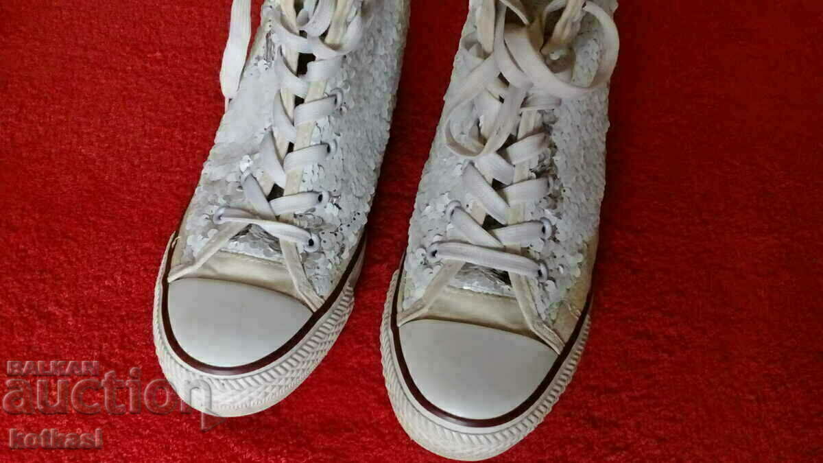 Women's sports shoes number 40 with price 35.50 BGN | € 18.15 Women's sports shoes number 40 with price 35.50 BGN | € 18.15