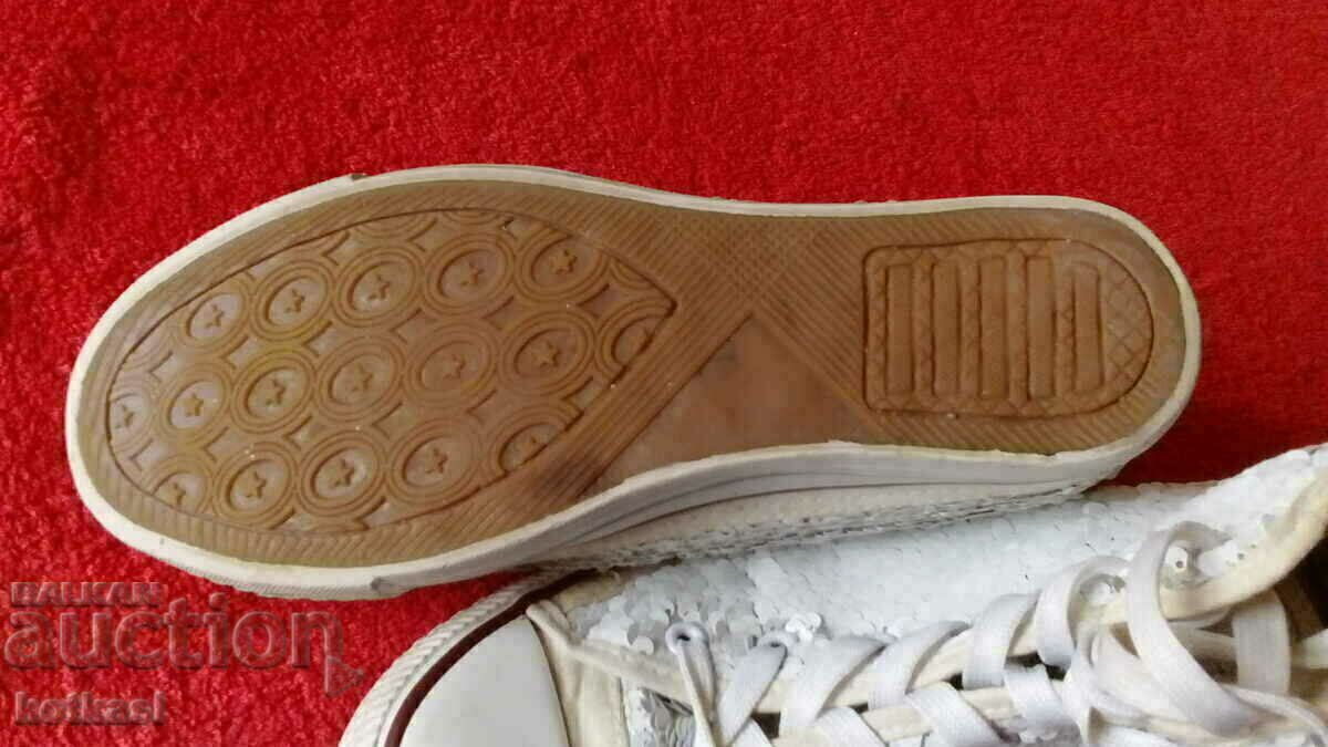 Women's sports shoes number 40 - 6 Women's sports shoes number 40 - 6