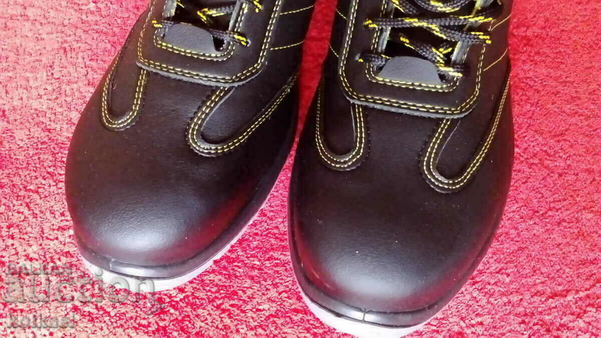 Work shoes New number 42 with toe with price 35.50 BGN | € 18.15 Work shoes New number 42 with toe with price 35.50 BGN | € 18.15