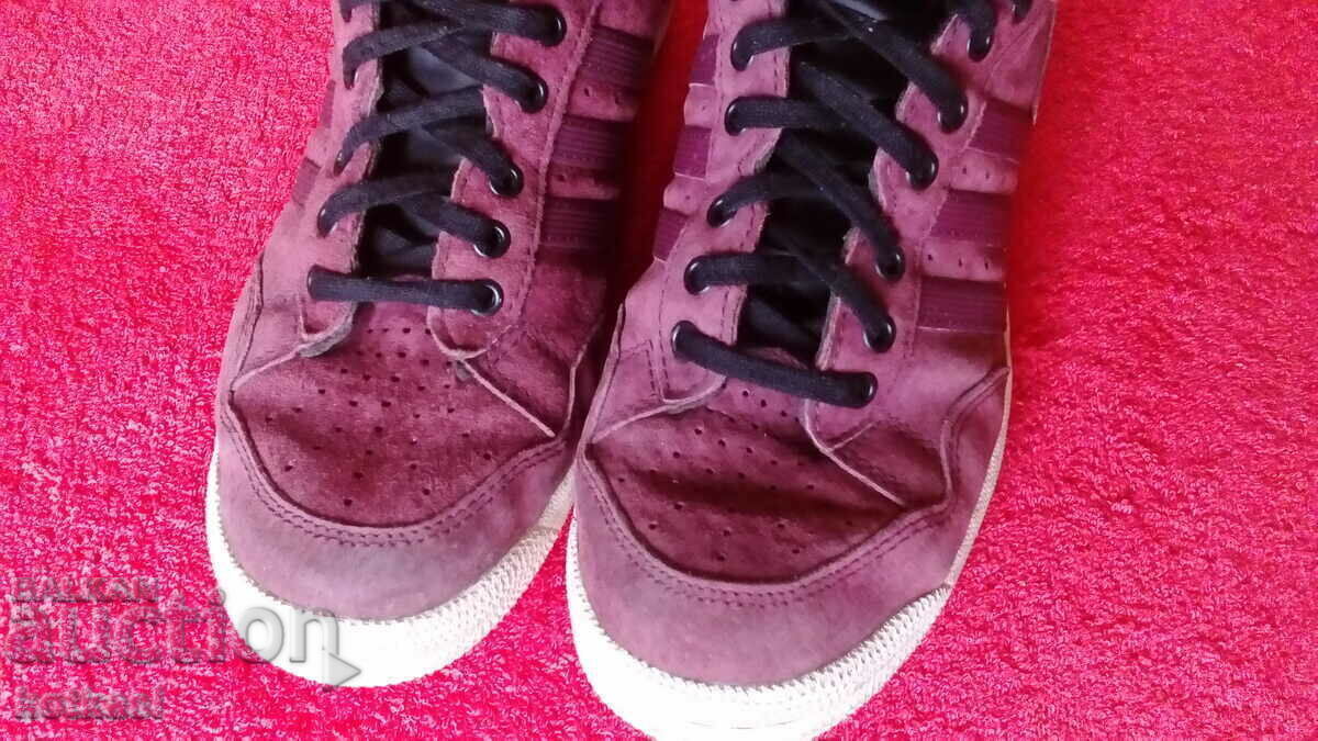 Women's sports shoes sneakers adidas with price 55.50 BGN | € 28.38 Women's sports shoes sneakers adidas with price 55.50 BGN | € 28.38