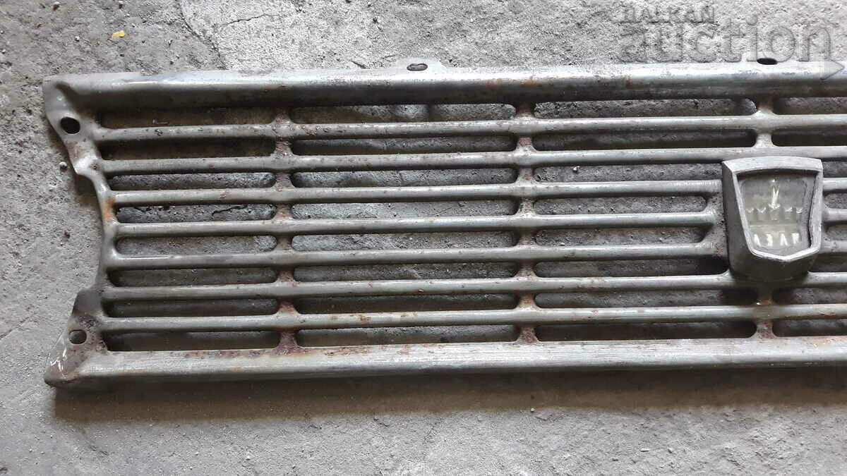 Delivery of front grille retro car Muscovite 408 AZLK