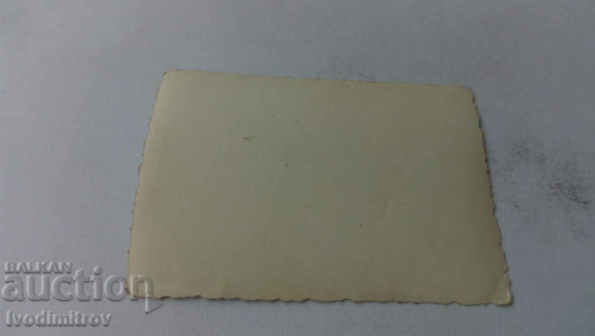 Φωτογραφία Νεαρή γυναίκα στην παραλία με τιμή 1.45 BGN | € 0.74 Φωτογραφία Νεαρή γυναίκα στην παραλία με τιμή 1.45 BGN | € 0.74