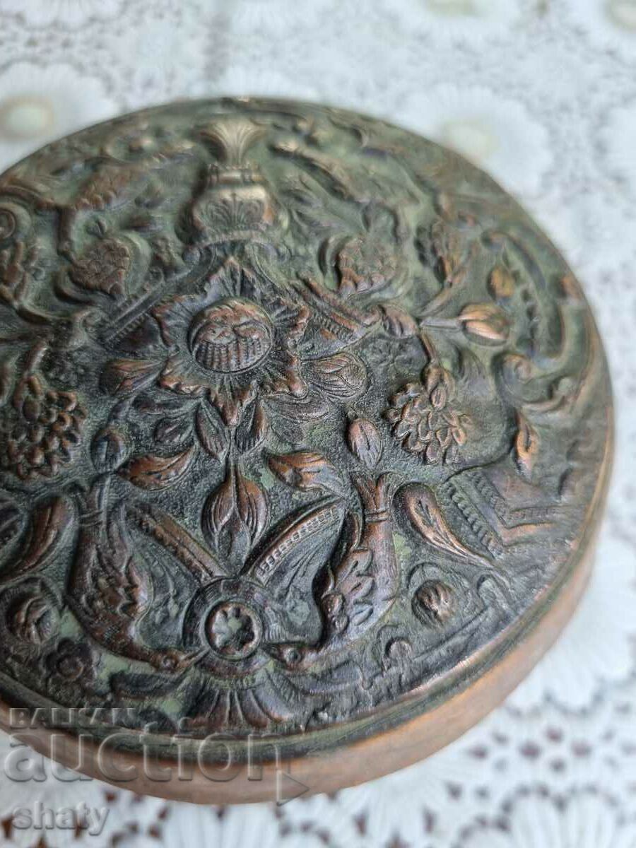 Auction Copper vessel. Auction Copper vessel.