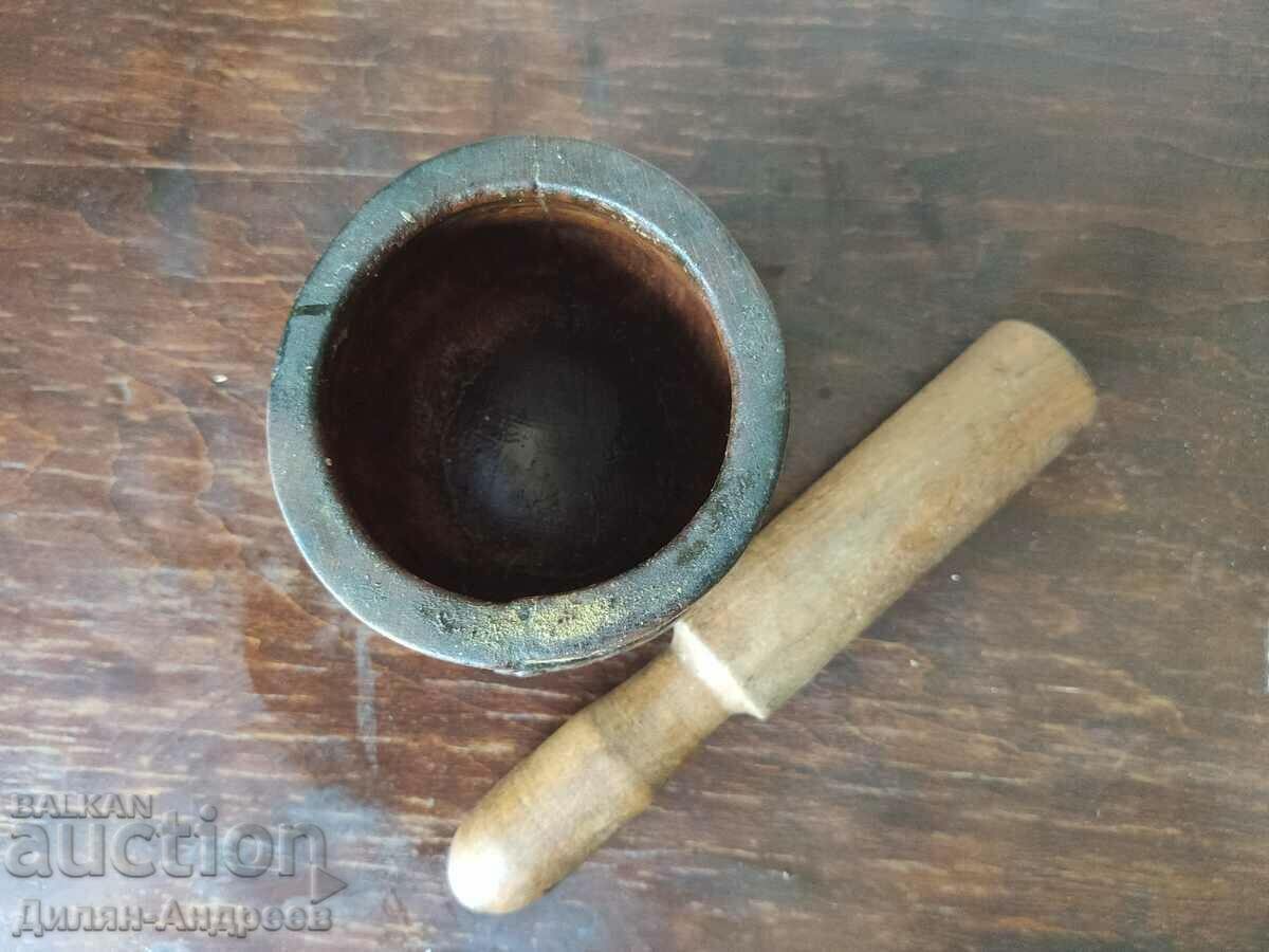 Παλιά ξύλινο γουδί με τιμή 29.00 BGN | € 14.83 Παλιά ξύλινο γουδί με τιμή 29.00 BGN | € 14.83