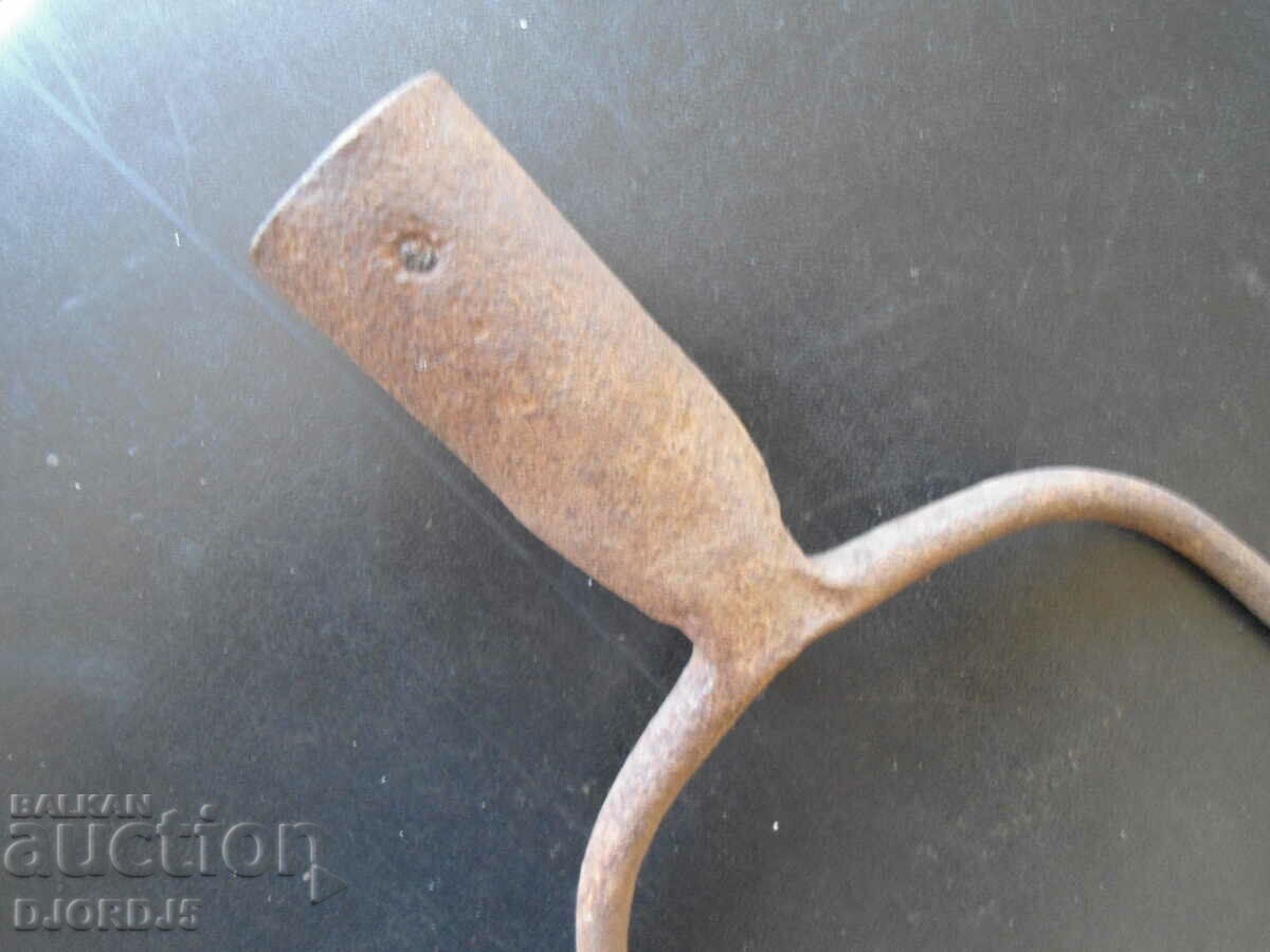 Παλιά αγροτικά εργαλεία, βίλα, δίκερη με τιμή 4.00 BGN | € 2.05