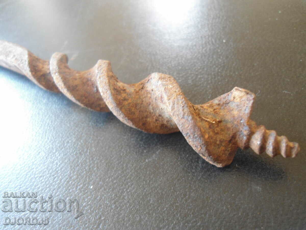 Old drill, chipping with price 3.00 BGN | € 1.53 Old drill, chipping with price 3.00 BGN | € 1.53