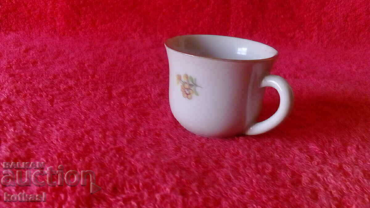Old small porcelain cup with gold edging - 6 Old small porcelain cup with gold edging - 6