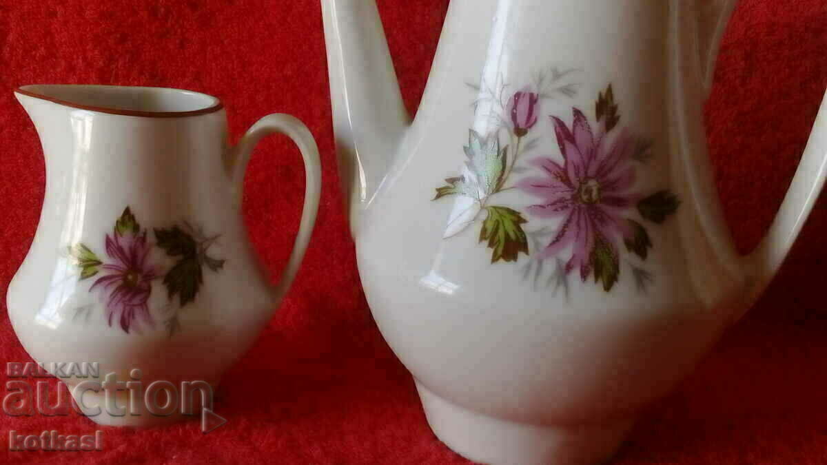 Lot of two old socialist porcelain pitchers, marked with price 26.00 BGN | € 13.29 Lot of two old socialist porcelain pitchers, marked with price 26.00 BGN | € 13.29