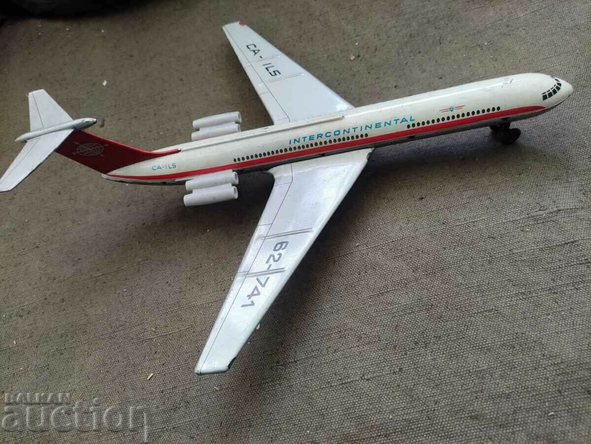 Auction The tin toy plane IL-62 Auction The tin toy plane IL-62