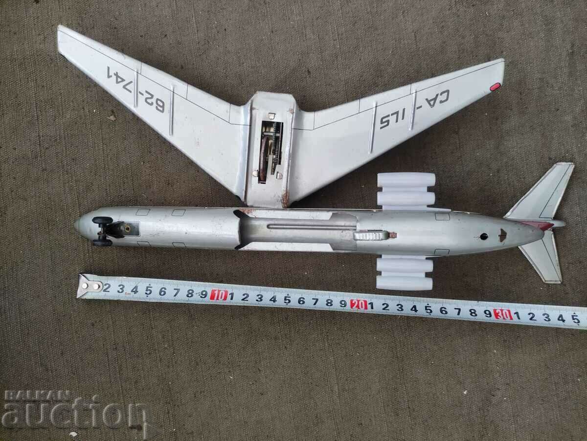 The tin toy plane IL-62 - 5 The tin toy plane IL-62 - 5