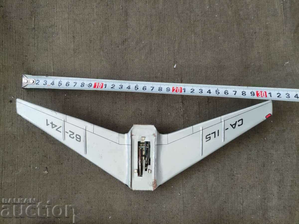 The tin toy plane IL-62 - 6 The tin toy plane IL-62 - 6