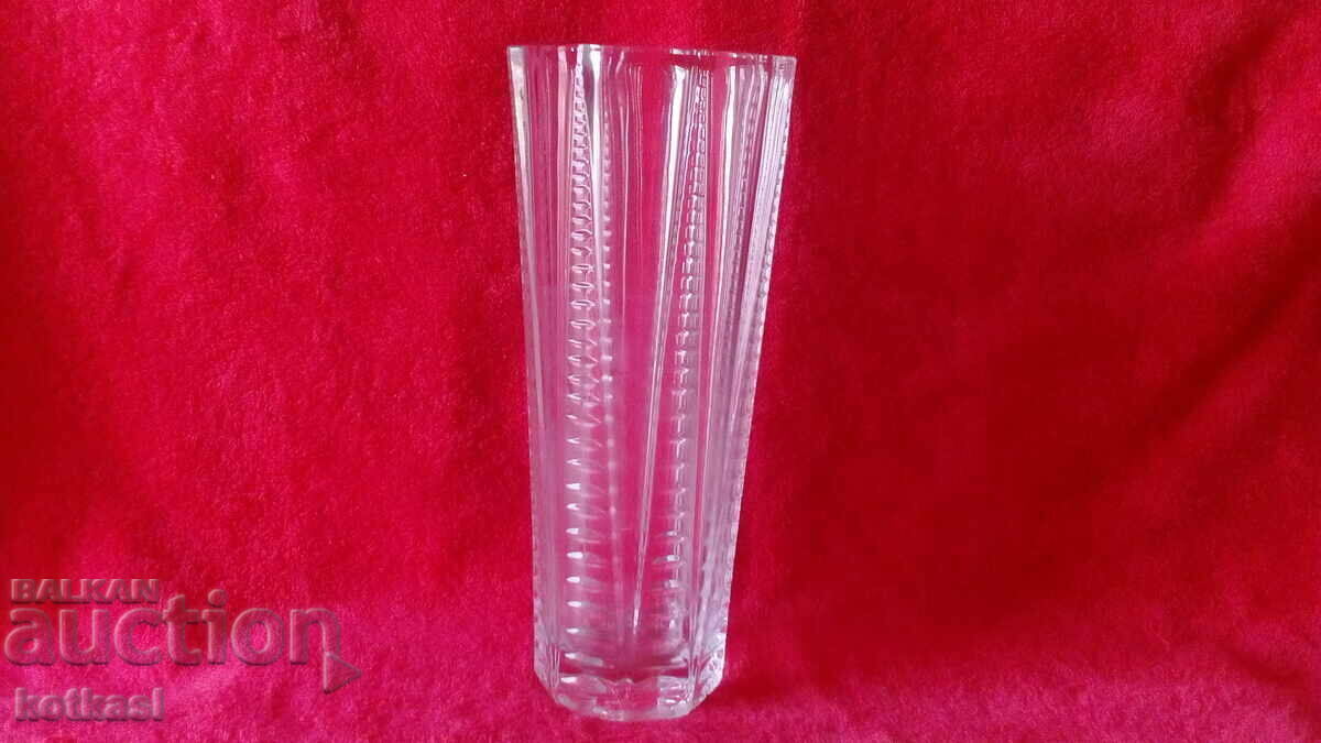 Παλιό συμπαγές γυάλινο βάζο Παλιό συμπαγές γυάλινο βάζο