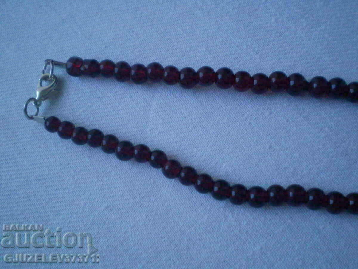 Auction beautiful garnet and pearl necklace Auction beautiful garnet and pearl necklace