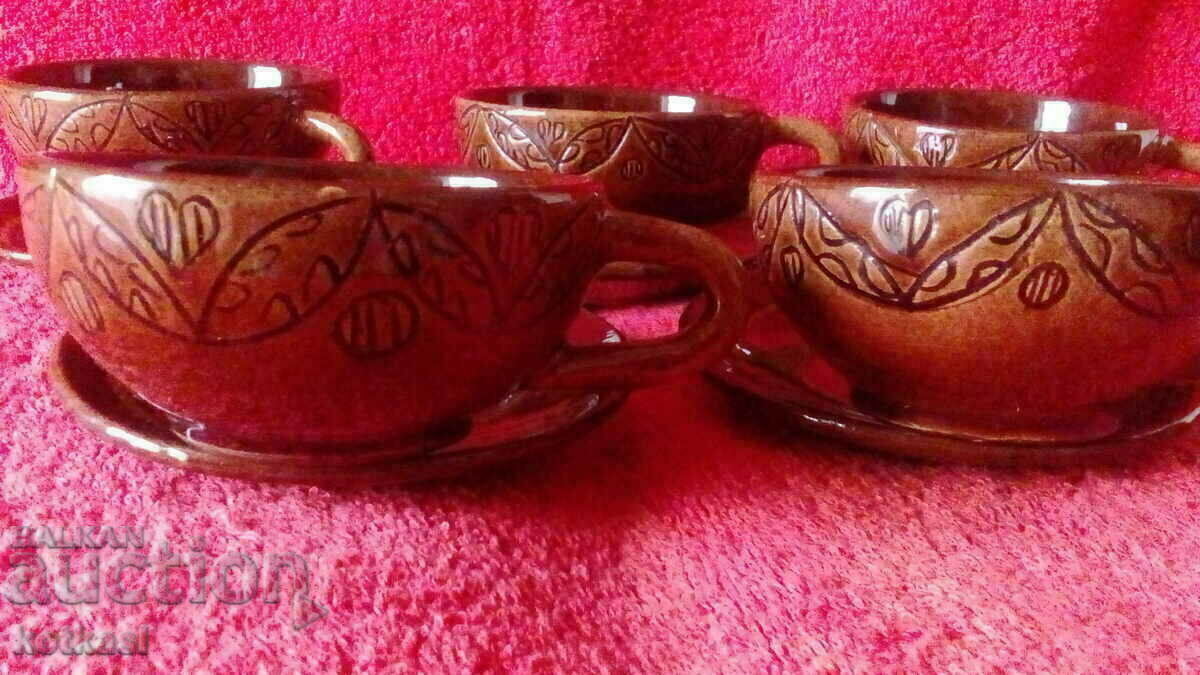 Licitație Serviciu vechi de cafea și ceai din ceramică, ambalat Licitație Serviciu vechi de cafea și ceai din ceramică, ambalat