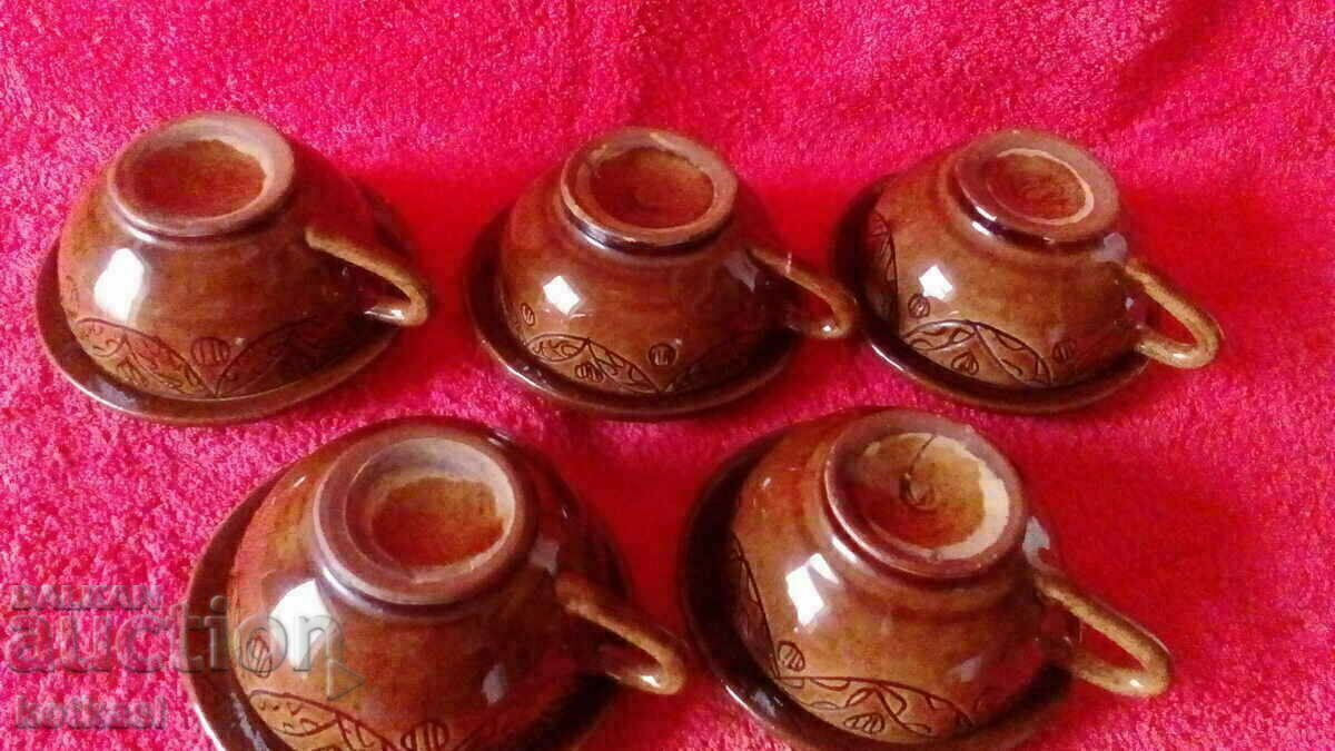 Livrarea Serviciu vechi de cafea și ceai din ceramică, ambalat Livrarea Serviciu vechi de cafea și ceai din ceramică, ambalat