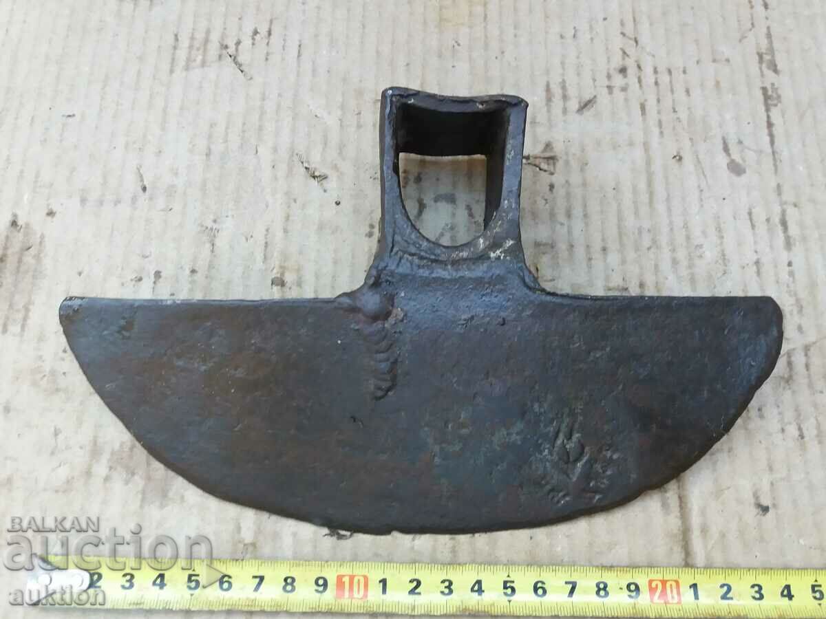 FORGED RENAISSANCE HOE WITH MARK with price 3.99 BGN | € 2.04 FORGED RENAISSANCE HOE WITH MARK with price 3.99 BGN | € 2.04