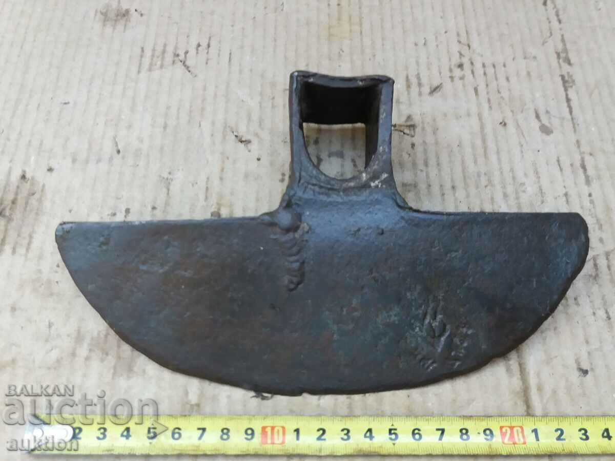 Auction FORGED RENAISSANCE HOE WITH MARK Auction FORGED RENAISSANCE HOE WITH MARK