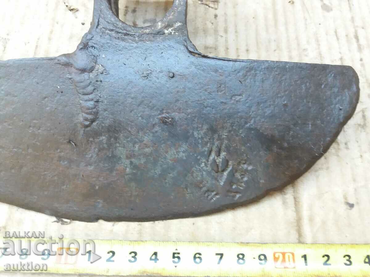 Delivery of FORGED RENAISSANCE HOE WITH MARK Delivery of FORGED RENAISSANCE HOE WITH MARK