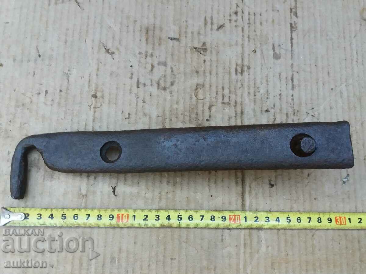 Delivery of FORGED RENAISSANCE GATE LOCK, DUKIAN Delivery of FORGED RENAISSANCE GATE LOCK, DUKIAN