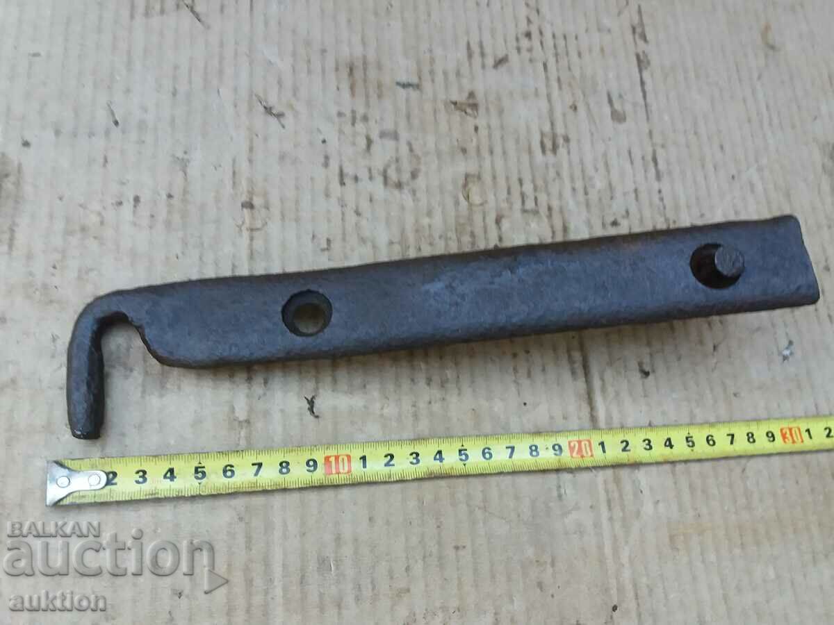 FORGED RENAISSANCE GATE LOCK, DUKIAN - 5 FORGED RENAISSANCE GATE LOCK, DUKIAN - 5