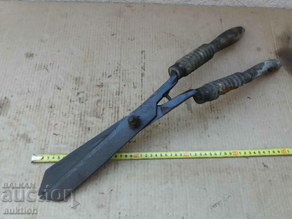 OLD SOLID HUGE SHRUB SHRIMPERS - EXCELLENT - 7 OLD SOLID HUGE SHRUB SHRIMPERS - EXCELLENT - 7