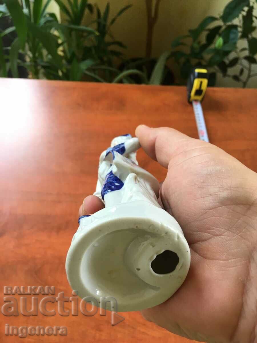 OLD ENGLAND PORCELAIN FIGURE STATUETTE - 6