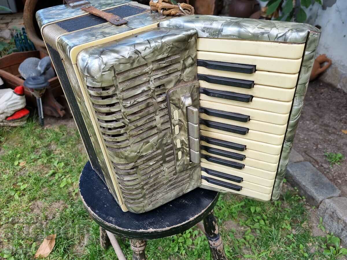 Δημοπρασία ακορντεόν