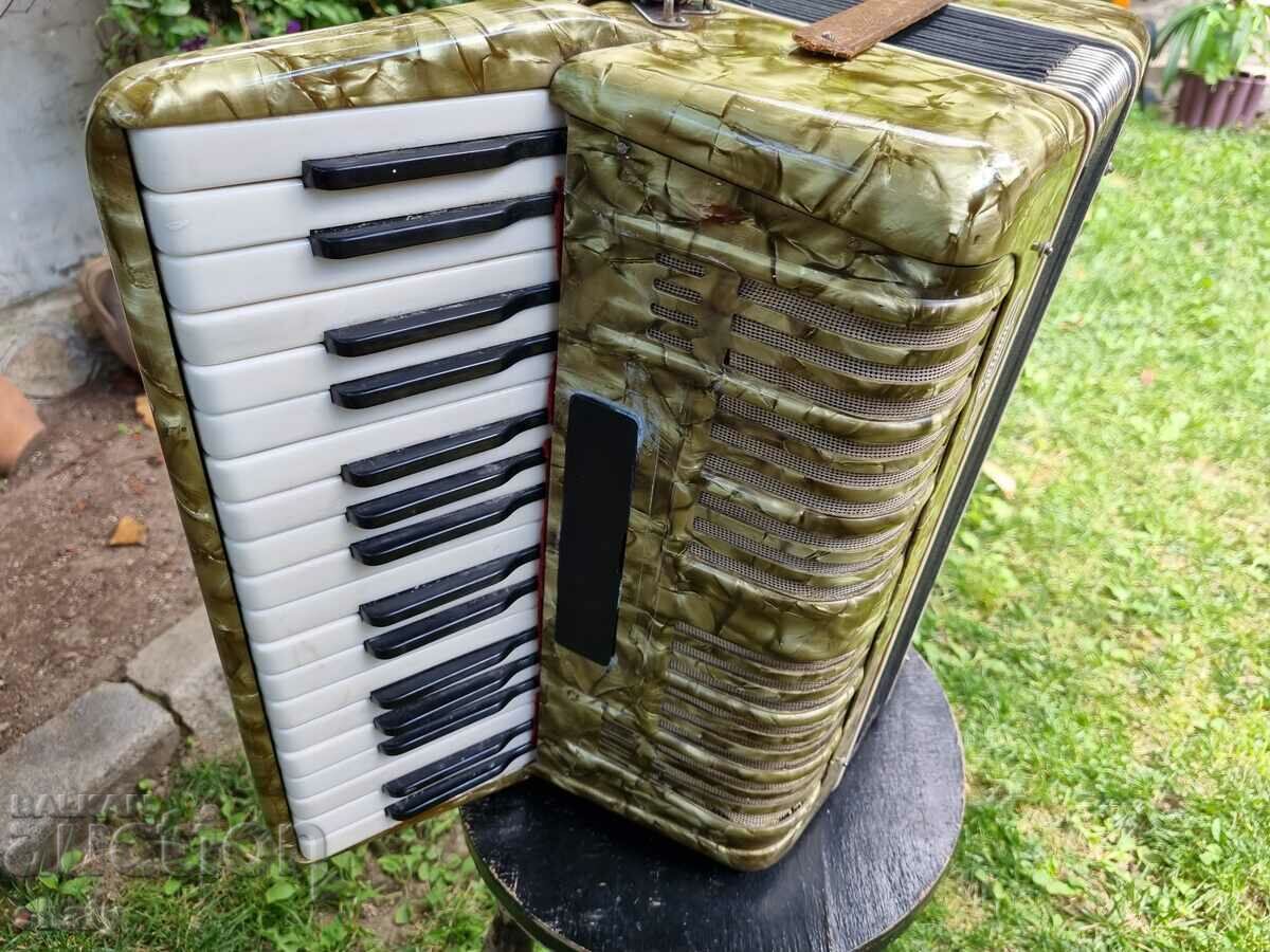 Accordon with price 155.00 BGN | € 79.25