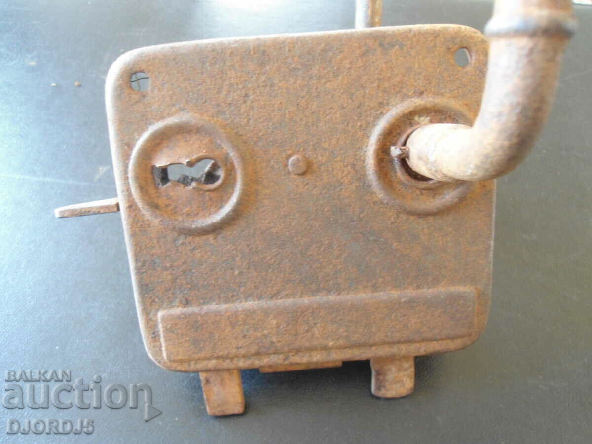 Old lock, acting - 5 Old lock, acting - 5