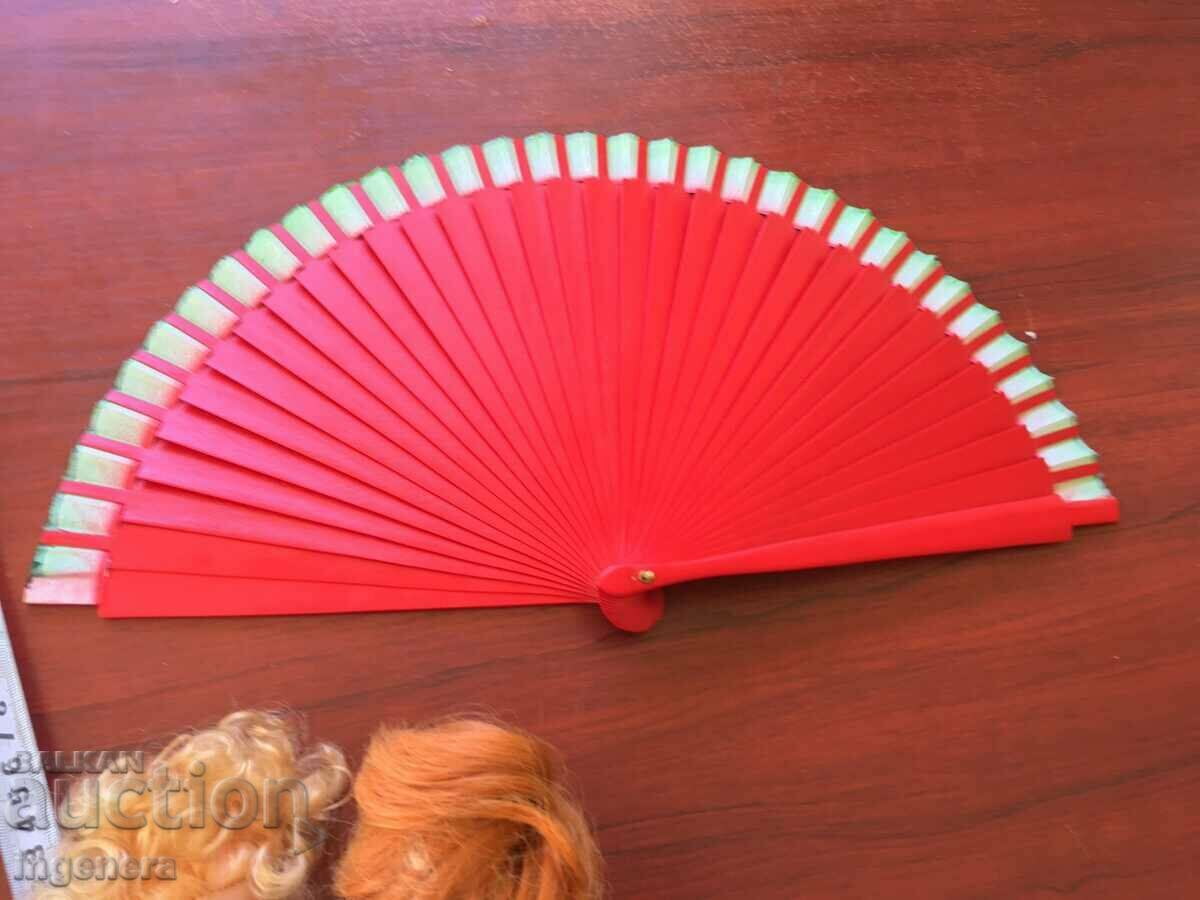 Delivery of LOT OF CHILDREN'S TOYS AND FIGURES DOLLS PROPELLER