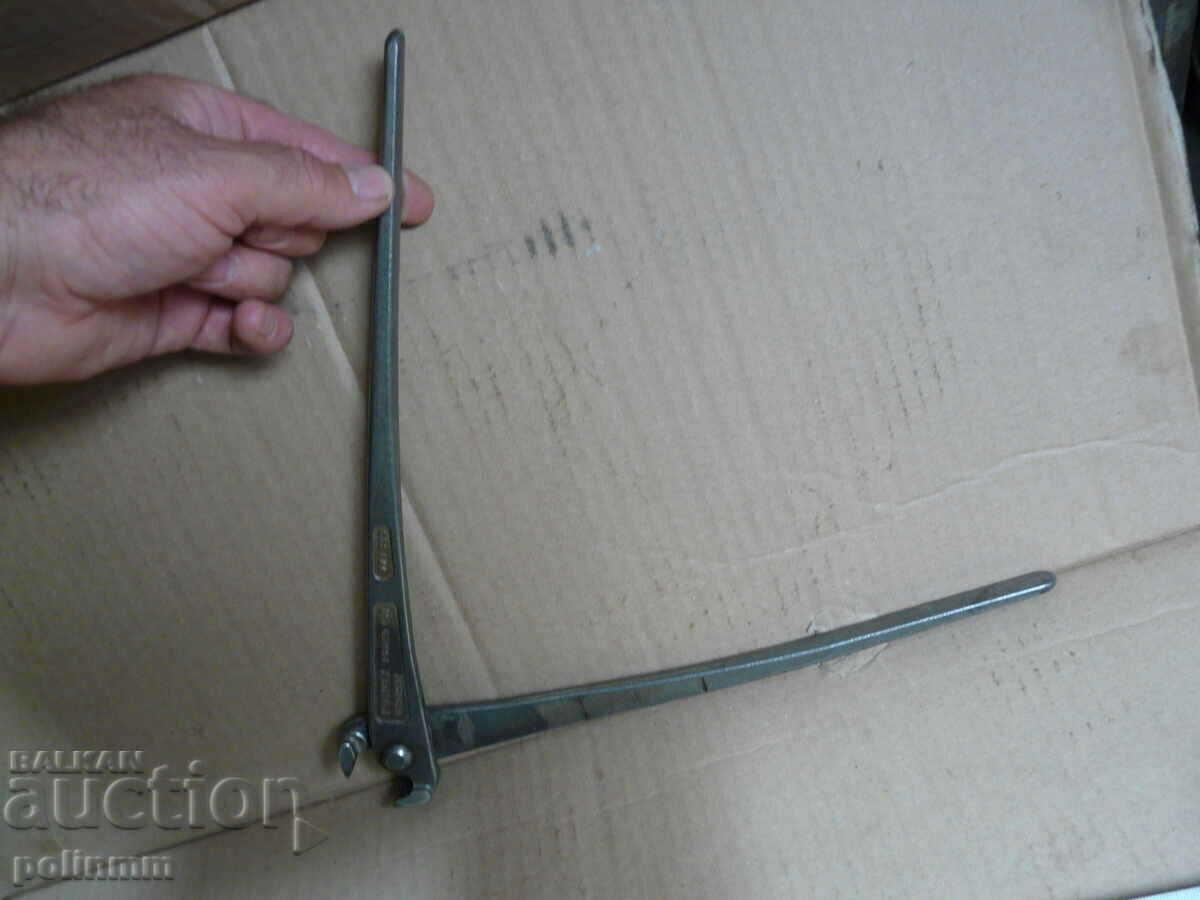 Knipex pliers with price 50.00 BGN | € 25.56