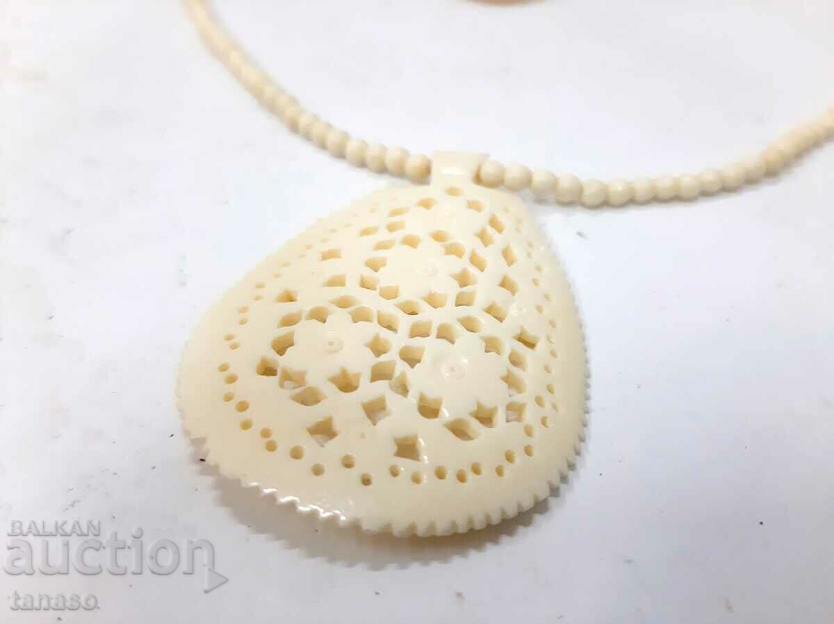 Ivory necklace / necklace and ring set(6.3) with price 120.00 BGN | € 61.36 Ivory necklace / necklace and ring set(6.3) with price 120.00 BGN | € 61.36