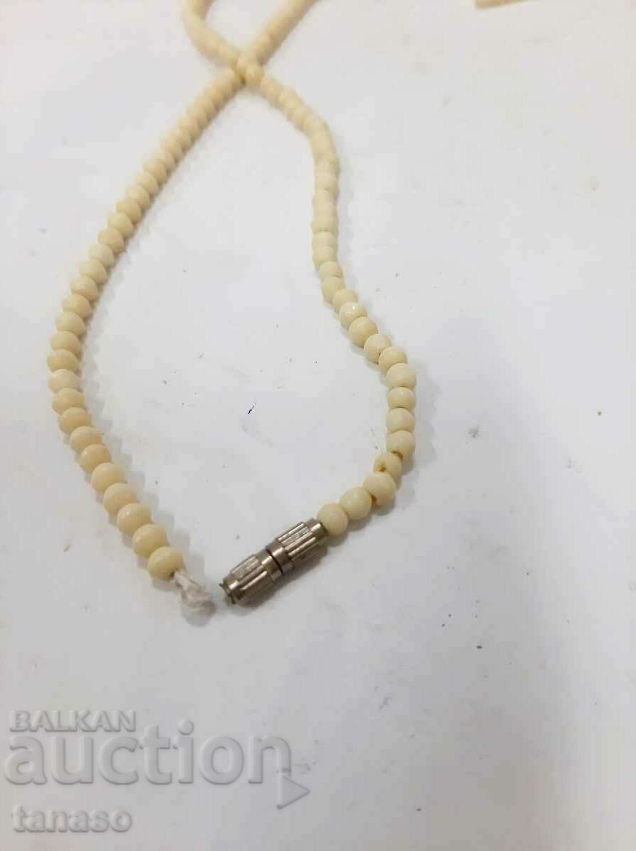 Delivery of Antique Ivory Necklace(6.3) Delivery of Antique Ivory Necklace(6.3)