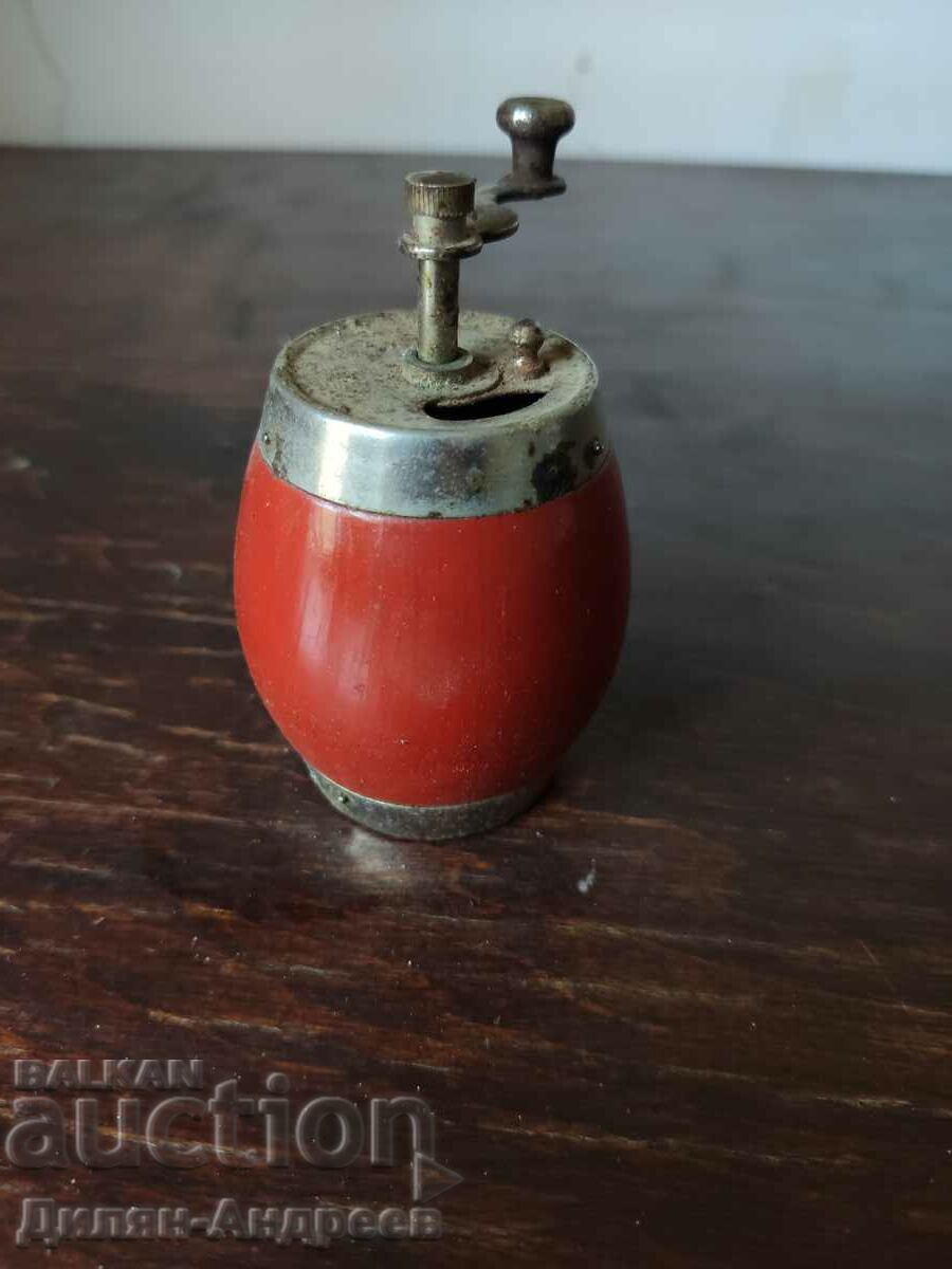 authentic pepper mill