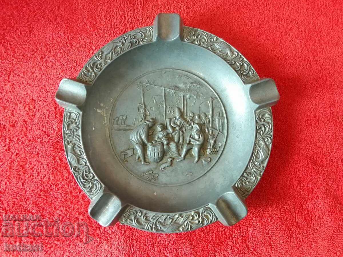 Large, massive metal ashtray for cigars and cigarettes, panoramic