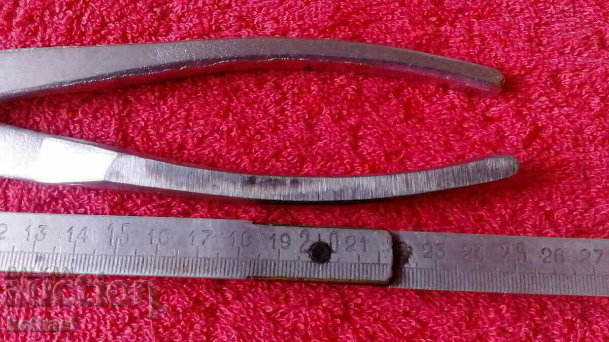 Δημοπρασία Παλιά μεταλλικά σημάδια ψαλιδιού