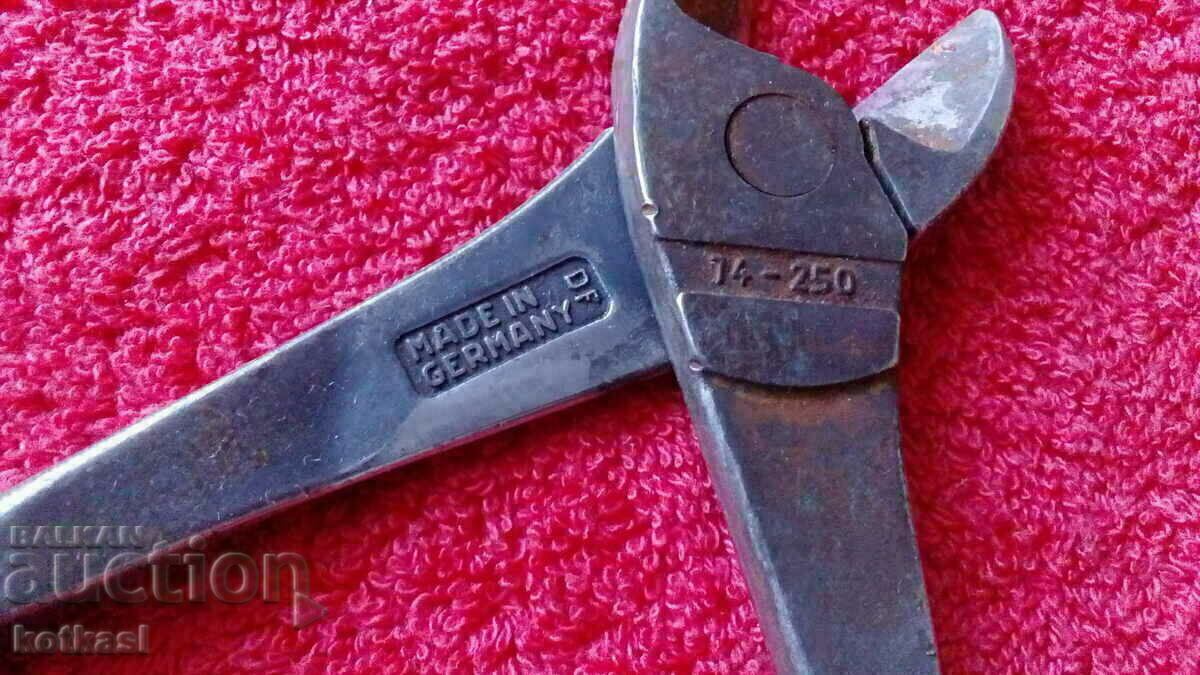 Delivery of Old metal scissors Germany markings Delivery of Old metal scissors Germany markings